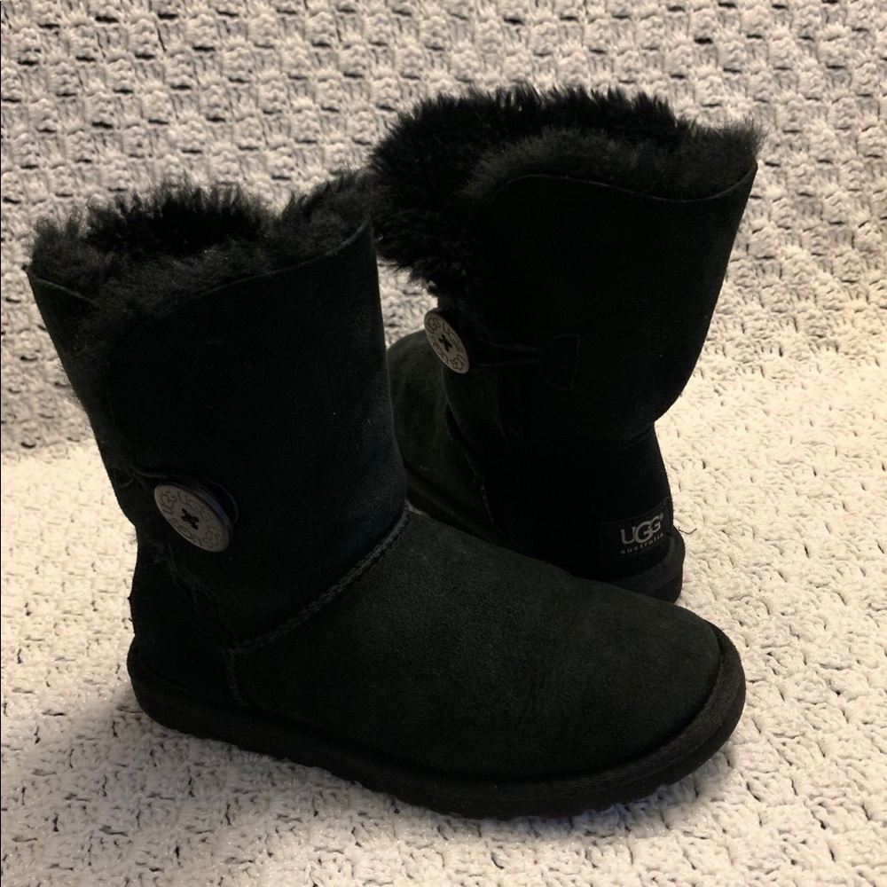 UGG Bailey Button II Short Black